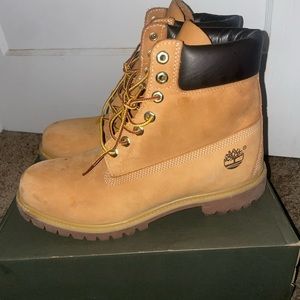 Size 11 timberland worn a good 3 times in great condition